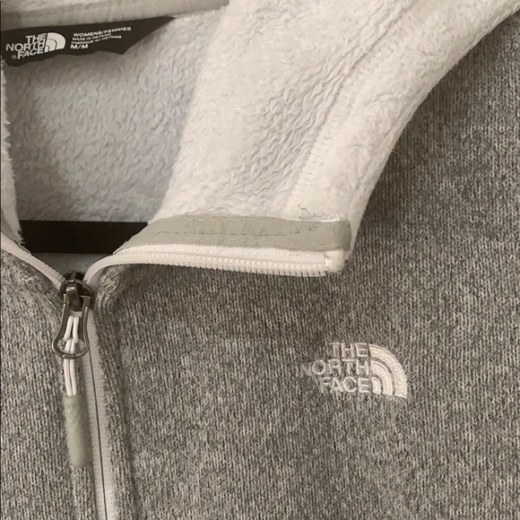 North face fuzzy jacket - Picture 2 of 4